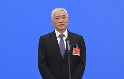 科技部部长：明确把基础研究放到更加重要的位置，提高研发投入比重到8%；让科研人员心无旁骛从事研究